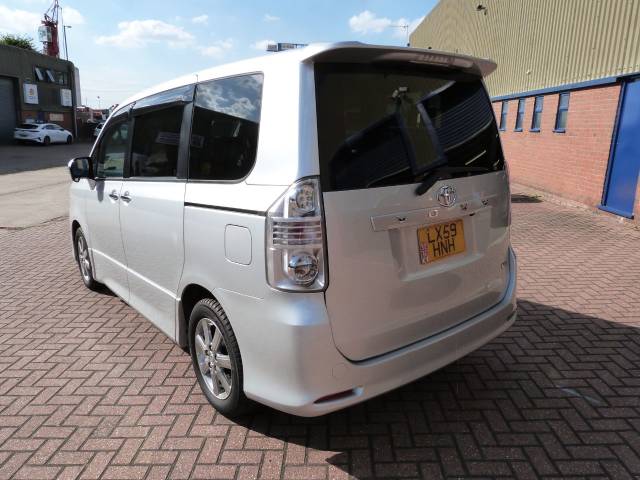 2009 Toyota Voxy ZS Model 2.0i Auto